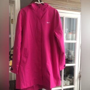 NWT Nike Women's Vibrant Pink Ski Jacket, L